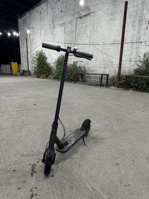 Электросамокат Xiaomi M365