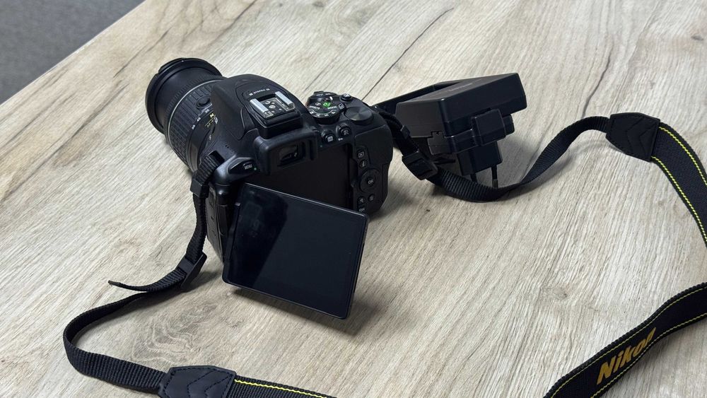 Nikon D5600 — как новый!