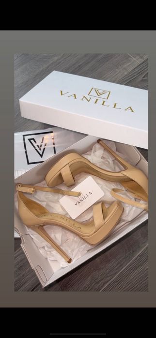 Vând Sandale Vanilla