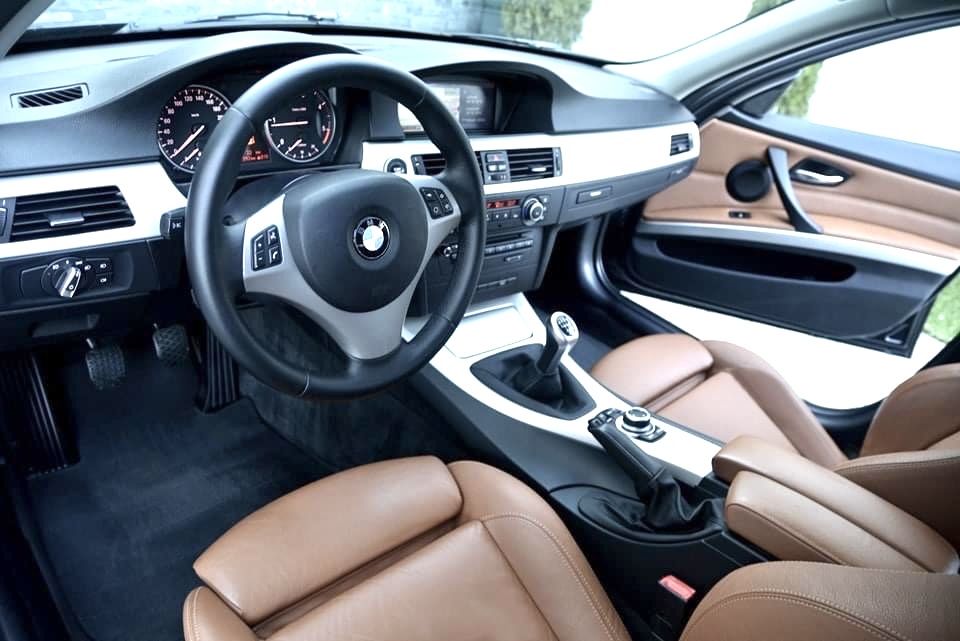 BMW E91 318d 2012