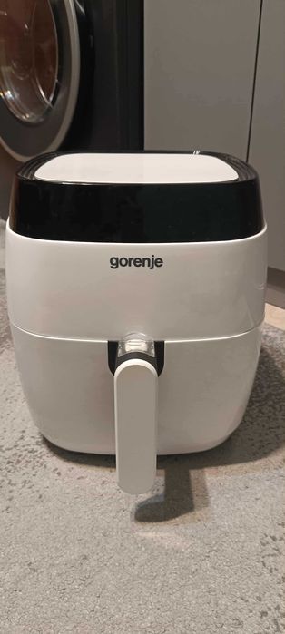 Продавам Air Fryer Gorenje