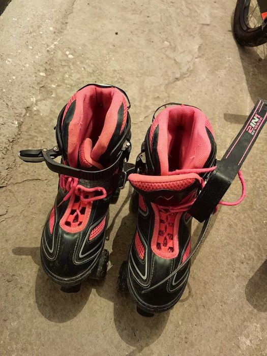 Vând o pereche de de role 2 IN 1 Nextreme, marime ajustabila (38-41)