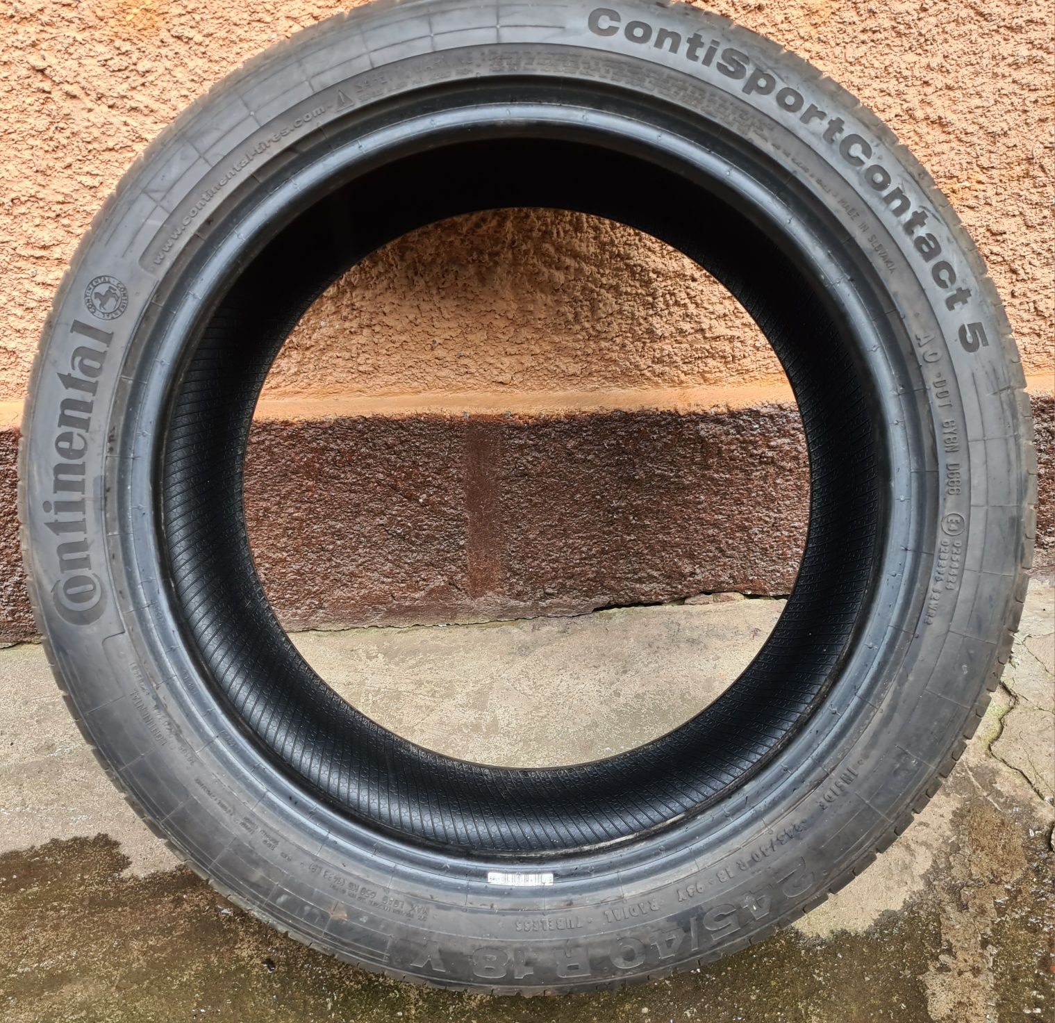 Două cauciucuri vară Continental 245/40 R 18