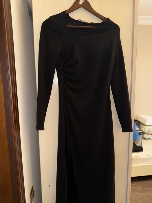 Платье Zara приталенное