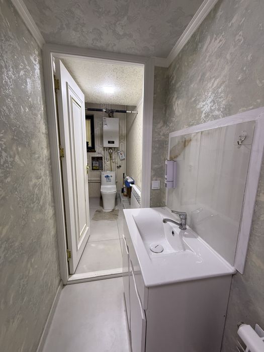 Срочно сотилади 4-хона 2-этаж 9-этажли домда лифт тараф. Согдиана