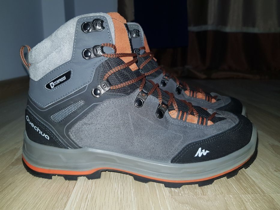 Adidasi Ghete Quechua Waterproof marimea 41 nike salomon salewa