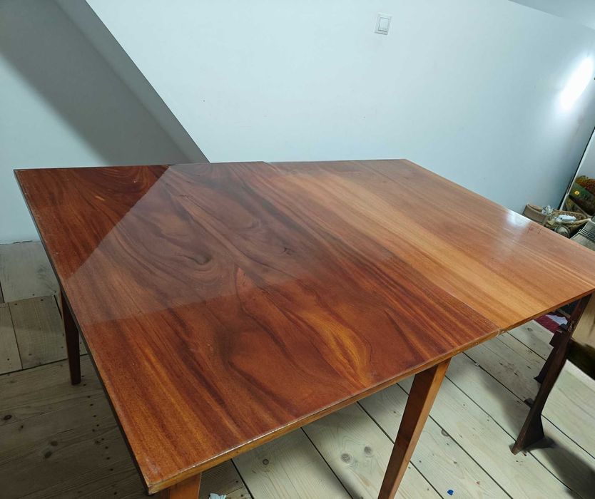 Masa de 12 persoane extensibila