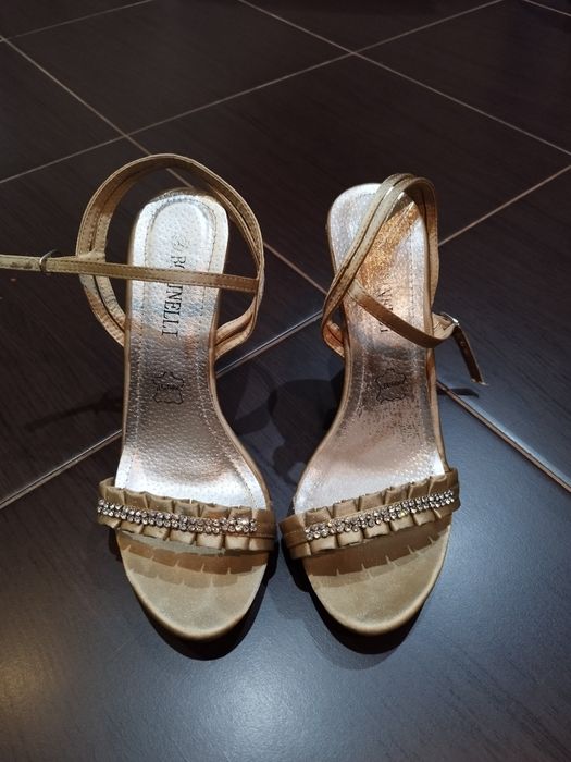 Sandale ocazie superbe mărimea 39