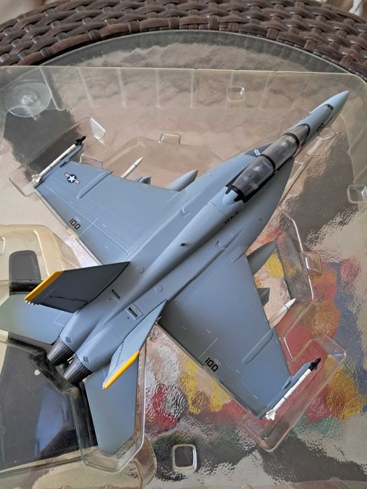 Machete avioane diecast 1/72 preturile in descriere