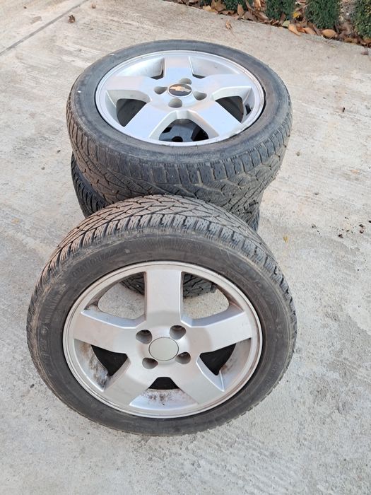 Vând cauciucuri + jante