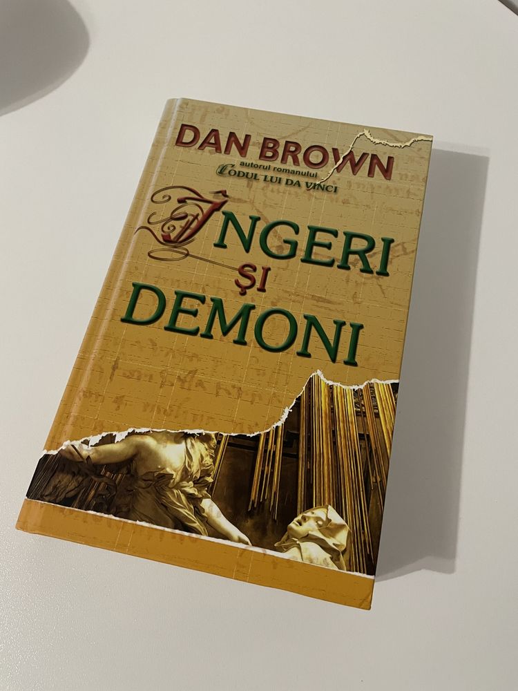 Carte Ingeri si demoni Dan Brown