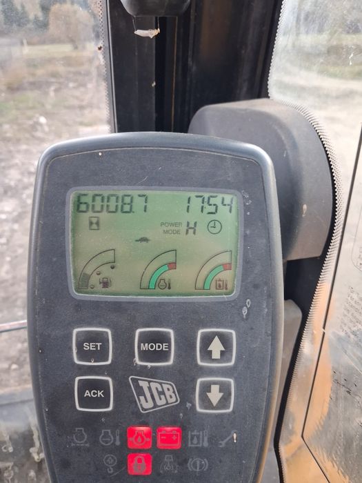 Vând escavator JCB 8080