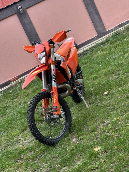 Ktm 300 six days 2025