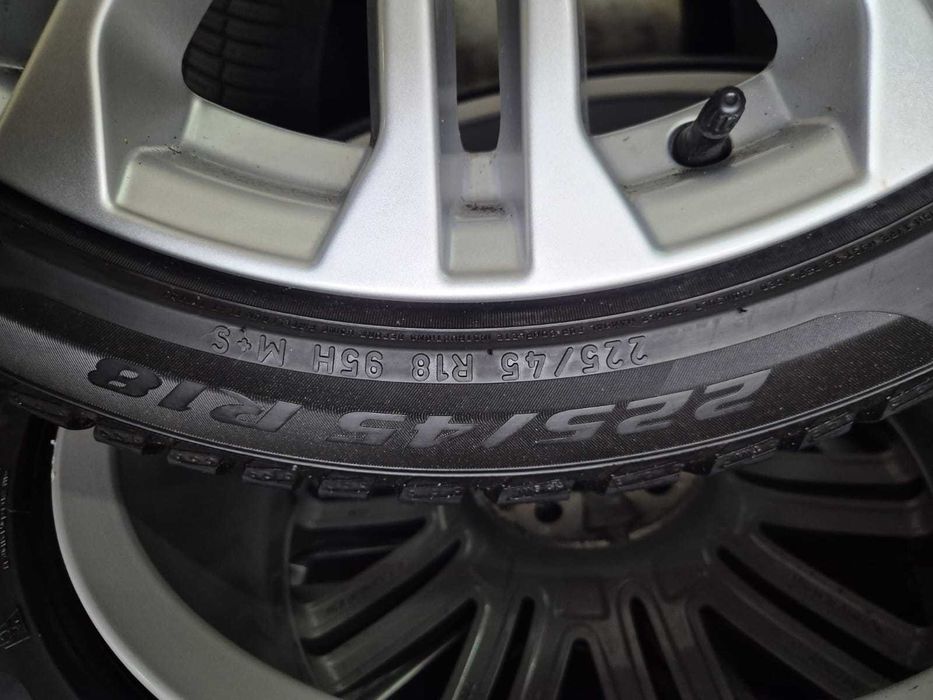Vând jante AUDI   A4, A5 R 18 cu anvelope