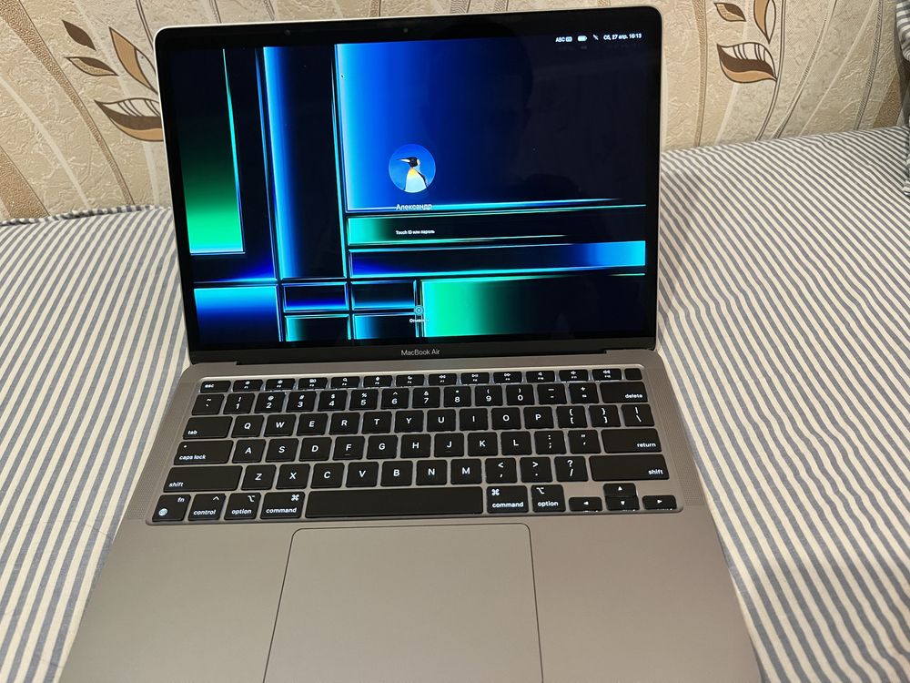 MacBook air13 m1 в идеальном состоянии