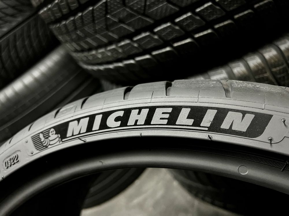 DOT:2322 305/30/20 -2бр. и 245/30/20 -2бр. Michelin, като Нови!