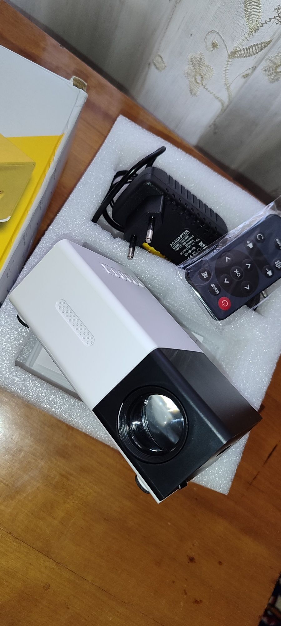 Mini projector bolalar uchun 320x240 piksel