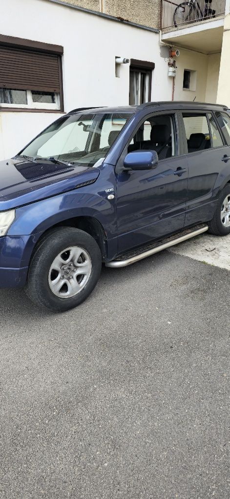Vând Suzuky Grand Vitara