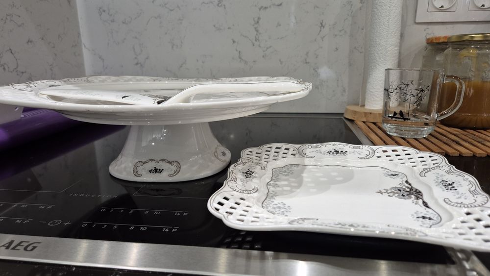 Процеланов сервиз за торта