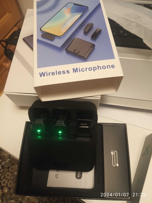 Комплект 2 безжични микрофона със зарядна кутия, за смартфон и др.