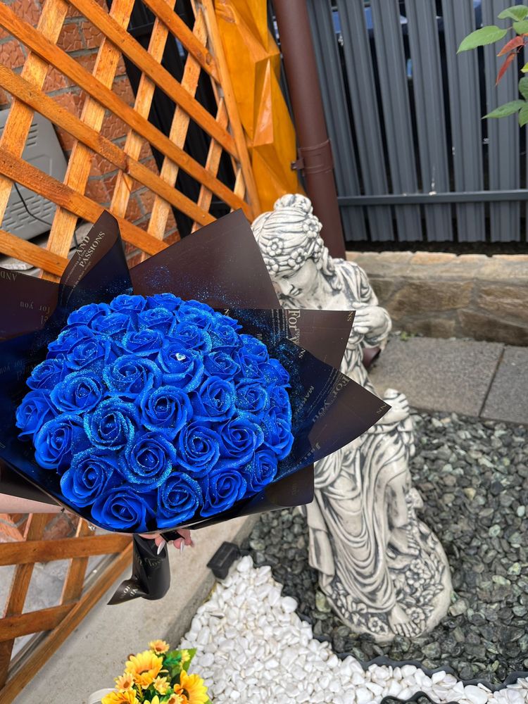 buchete flori trandafiri sapun cadou rosu roz de la 19 la 101