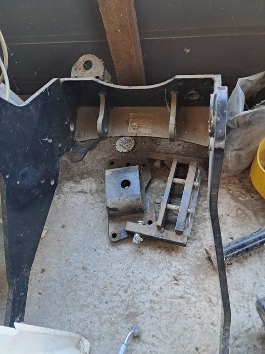 Tiranți plus Priză de putere chit montaj față tractor