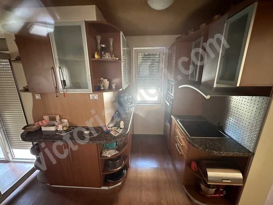 Продава се Четиристаен апартамент в Велико Търново, Център - 228 кв.м за 1970 €/кв.м - Снимка #1