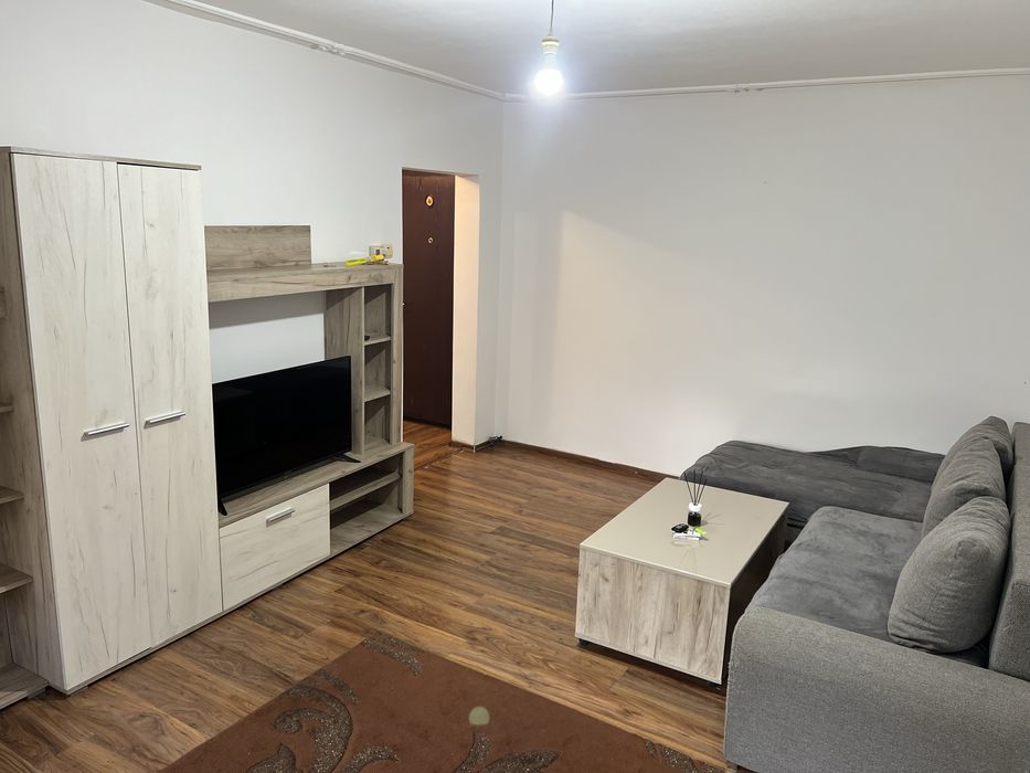 Inchiriez apartament cu 2 camere ultracentral pe matei basarab la et 2