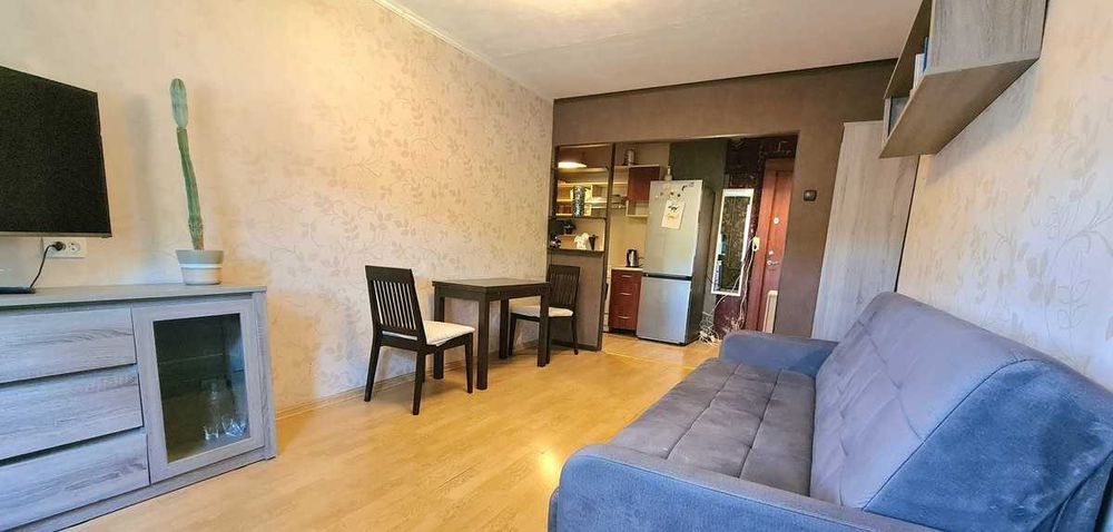 Дава се под наем Двустаен апартамент в Бургас, Славейков - 65 кв.м за 382.5 € - Снимка #4