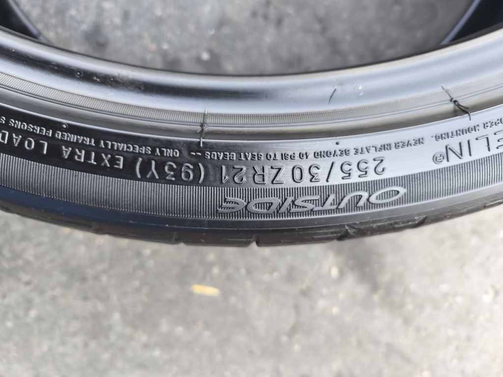 255-30-R21 Michelin