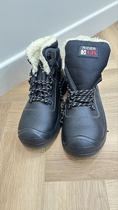 Продам спец обувь