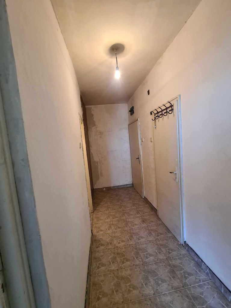 Продава се Тристаен апартамент в Хасково, Възраждане - 86 кв.м за 687 €/кв.м - Снимка #11