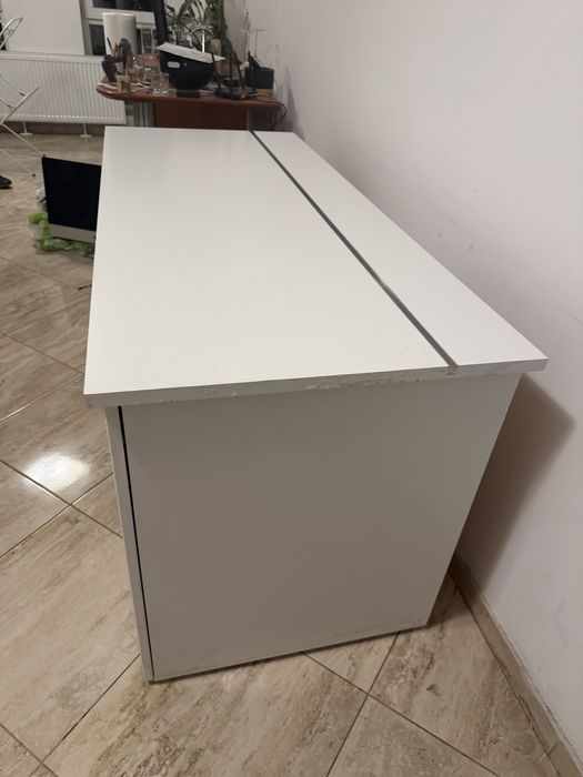 Голямо  луксозно бюро