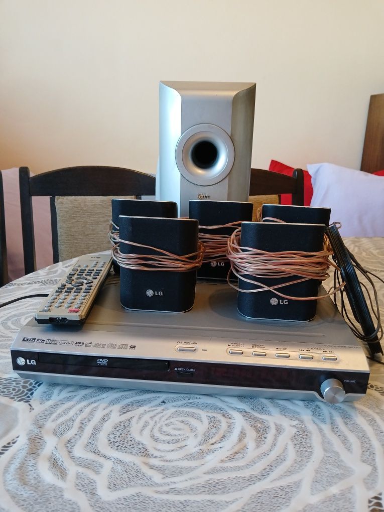 DVD Плеър и тонколонки SONY