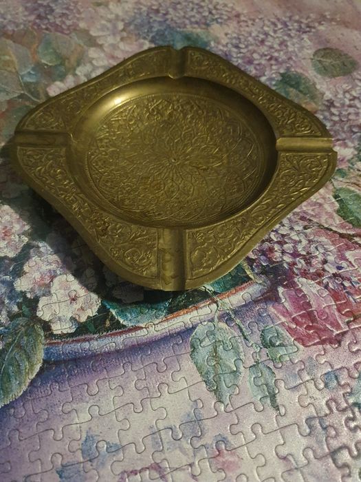 Старинен месингов пепелник