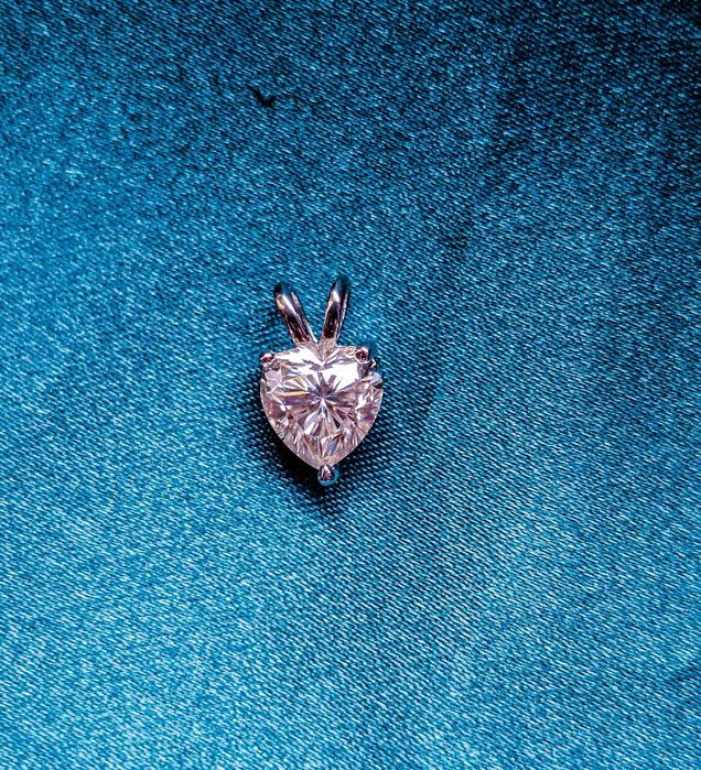 Pandantiv cu moissanite