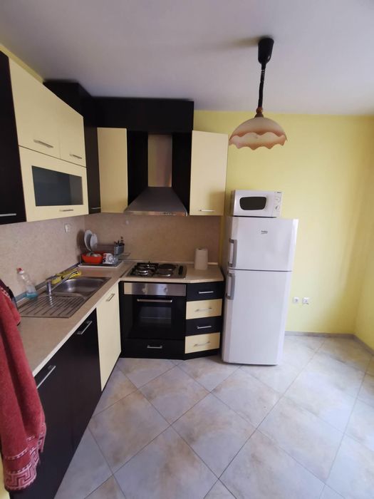 Дава се под наем Двустаен апартамент в Бургас, Лазур - 58 кв.м за 459 € - Снимка #1