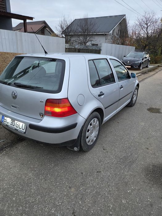 Vând sau schimb golf 4 1.6 benzina
