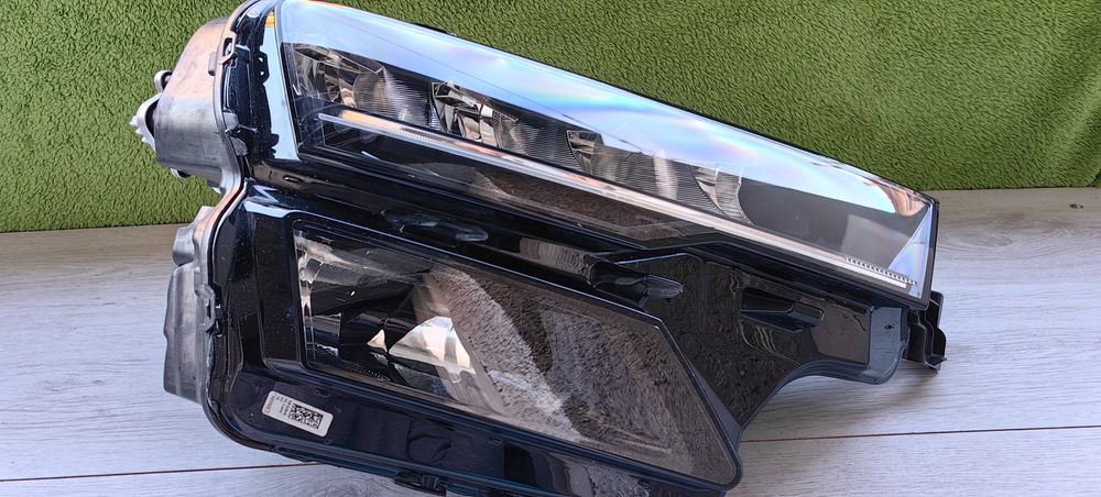 Фар за Skoda Karoq / Фар за Шкода Карок