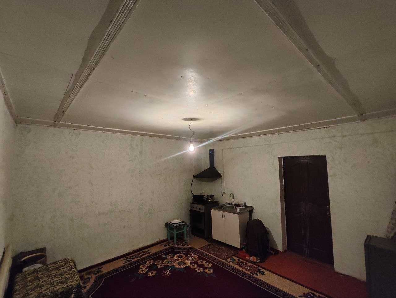 Hovli sotiladi 16 sotix 5xona yashaydigan 3 xona paltara etajka