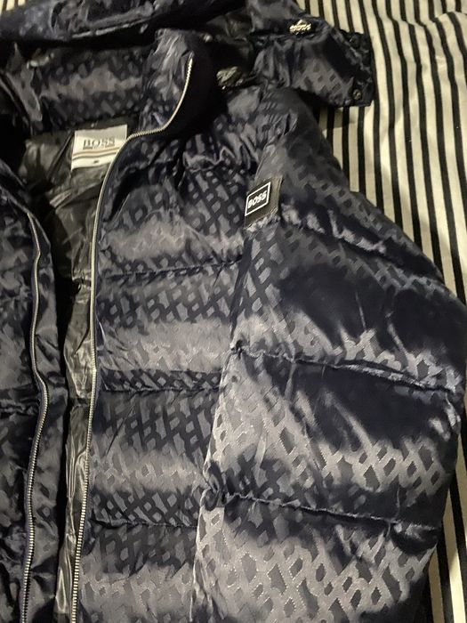Geaca Hugo Boss perfecta pentru iarna