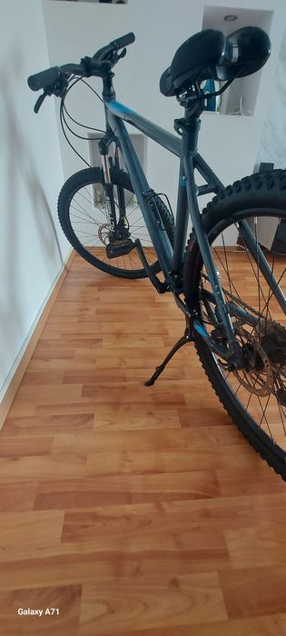 Bicicleta  28" cu cadru aluminiu