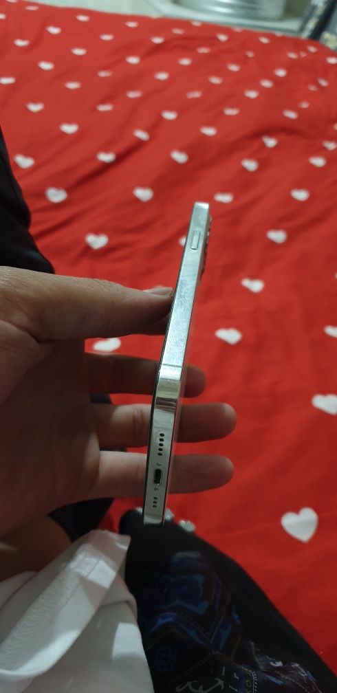 Iphone 12 pro  чётки состаяня