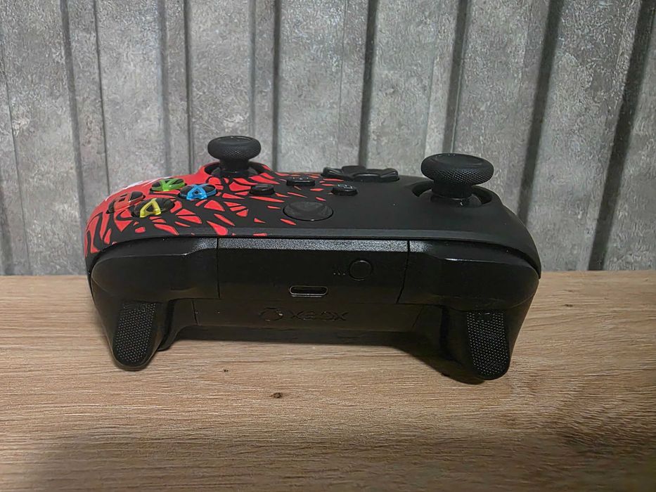 Безжичен контролер Microsoft - Black (Xbox One/Series S/X)