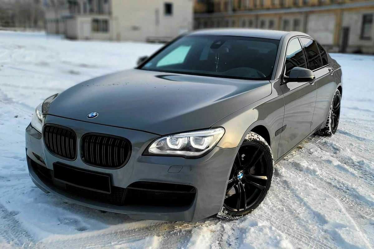 Решетки Бъбреци Двойни Черен Гланц за БМВ BMW 7 серия F01 F02 2009