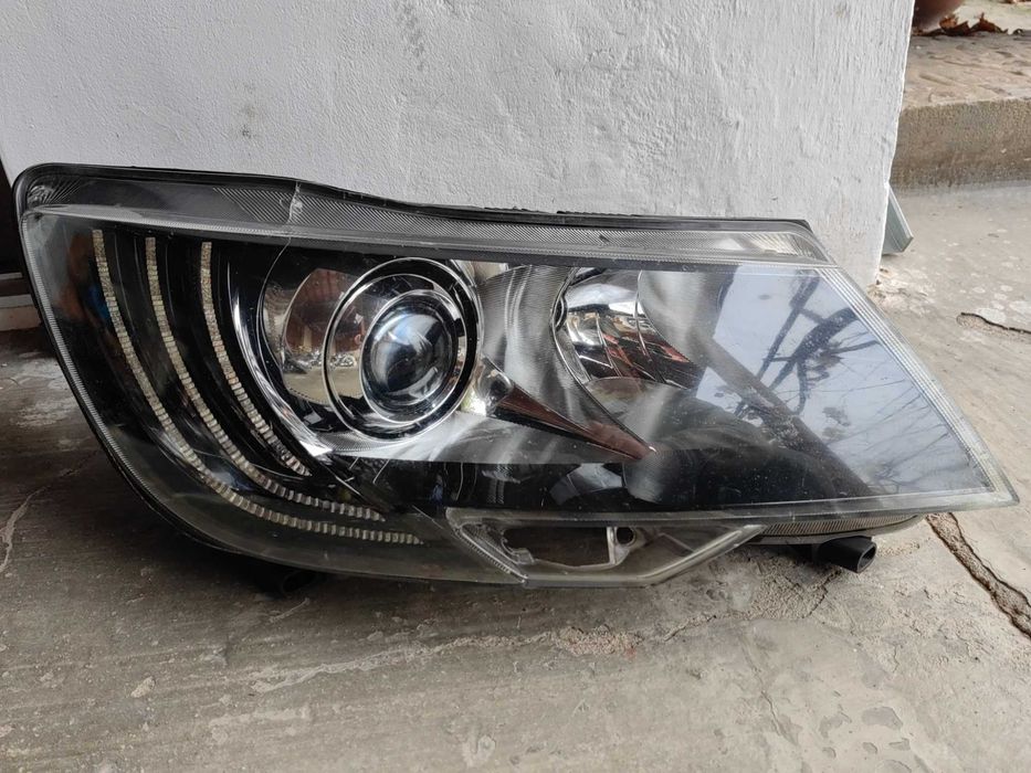 Фар Skoda Superb Bi-Xenon LED десен / Фар Шкода Суперб Оригинален