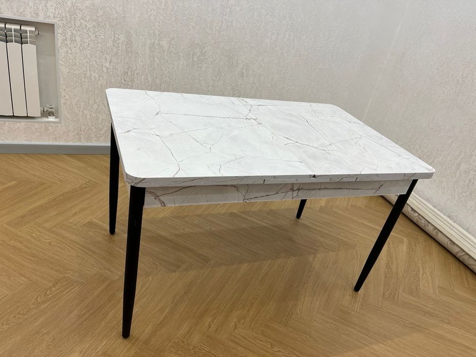 Стол со стульями