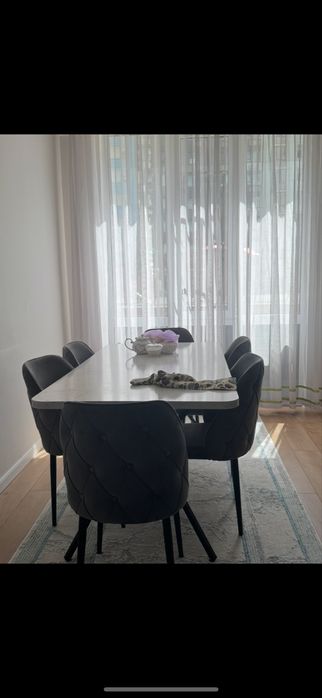 Стол,8 орындыгымен  сатылады!Багасы 130мын тенге