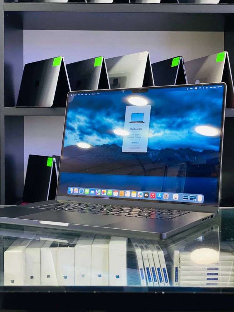 Macbook Pro M3 Pro / 18 / 512 / 81sikl 98% / 4K