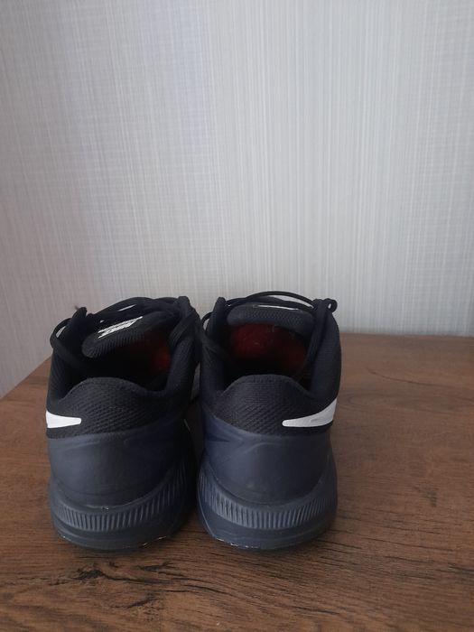 Nike Zoom Structure 22 маратонки 44 номер.